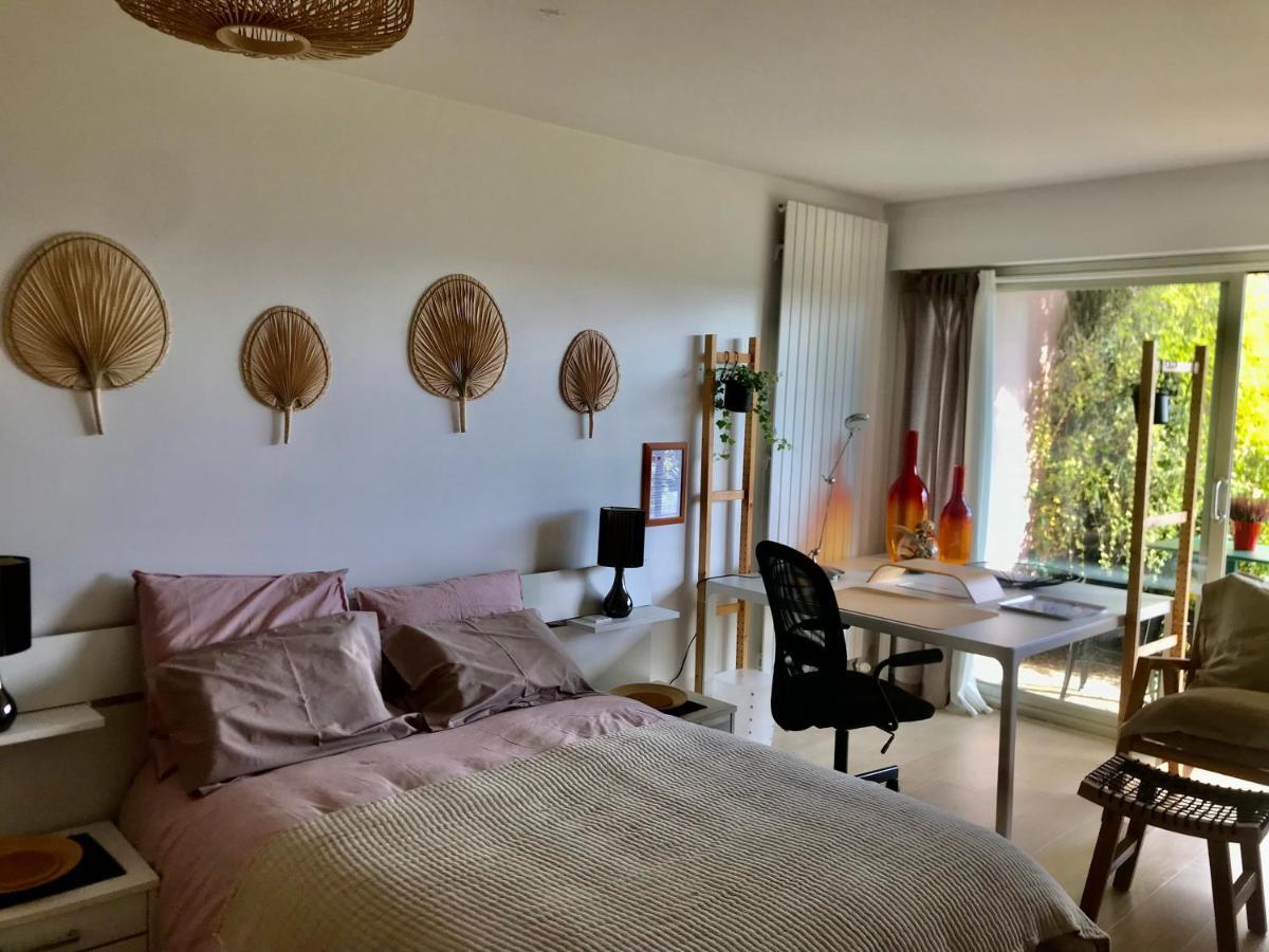 Chez Isa: Private Retreat With Garden Terrace Homestay Ceyrat